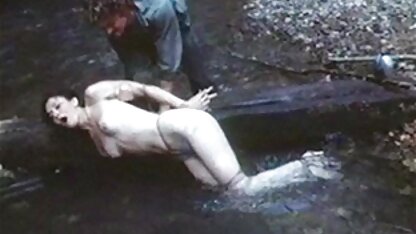 Busty در خانه با همسر زیبا در جوراب ساق عکس سکسی سیاوش دلسوز بلند